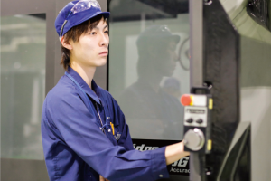 機械加工機の操作イメージ画像